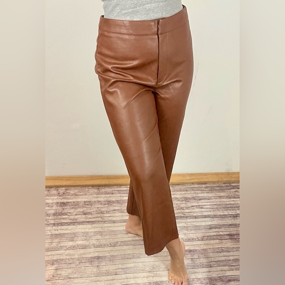 bagatelle Pants - BAGATELLE faux leather cropped pants. Large.